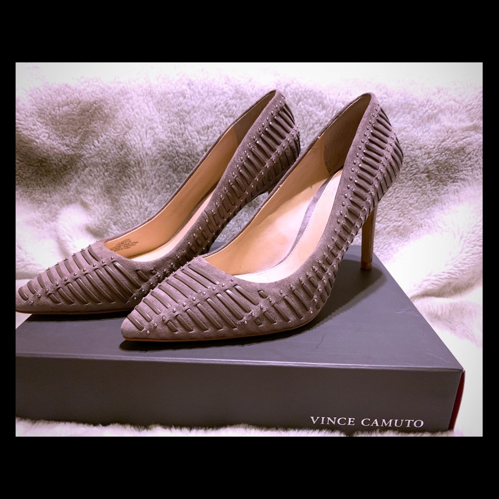 Vince Camino taupe pumps